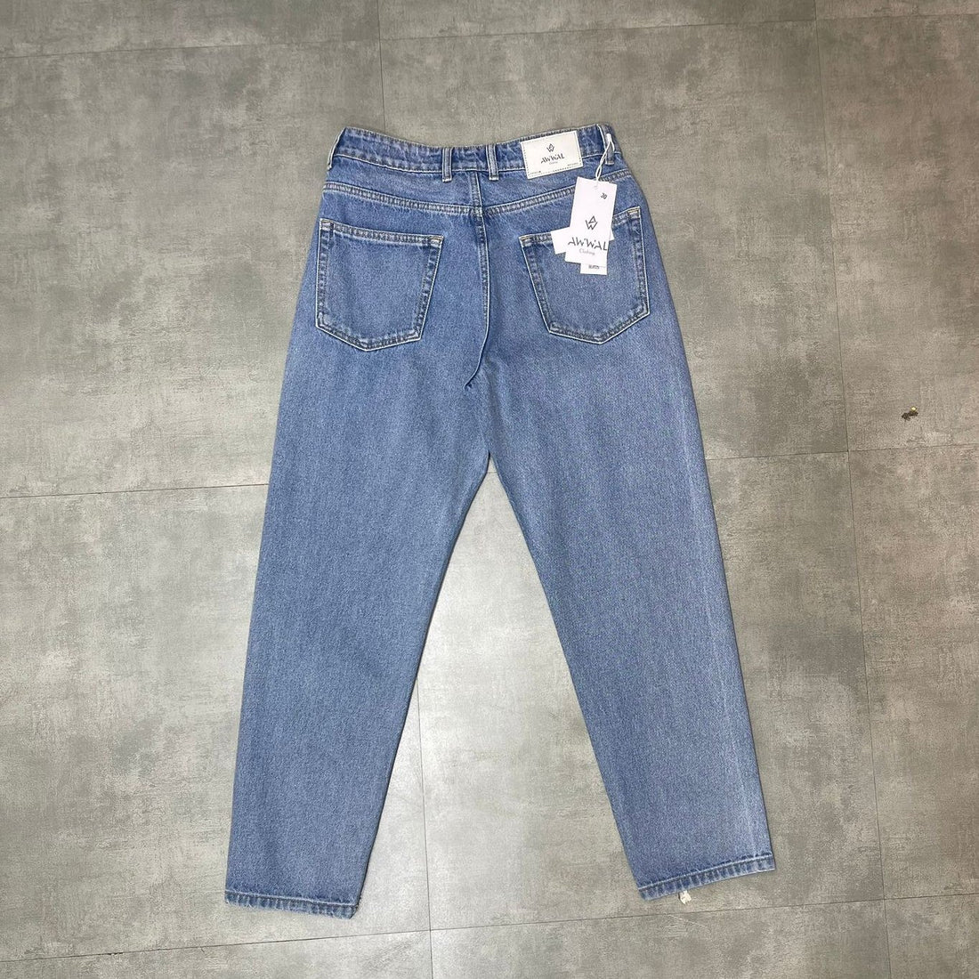 MOM BAGGY FIT LIGHT SHADE JEANS
